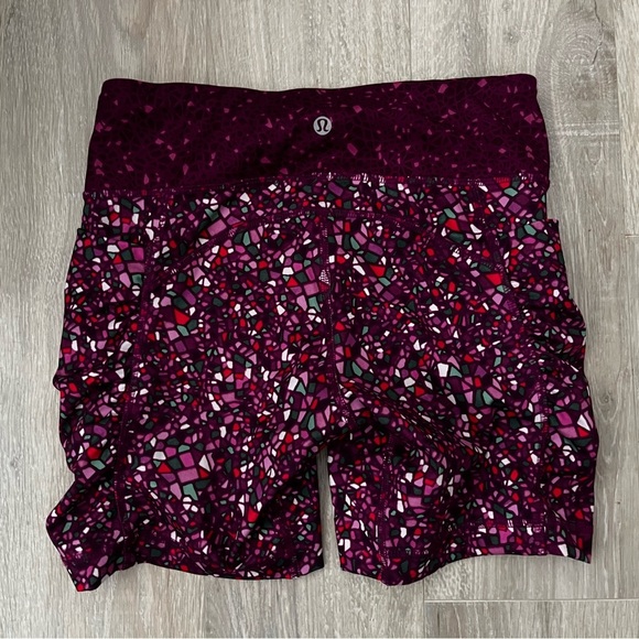 Lululemon Speed Track Short
Paradise Camo Multi Paradise Geo Regal Plum Multi 6 - Picture 6 of 7
